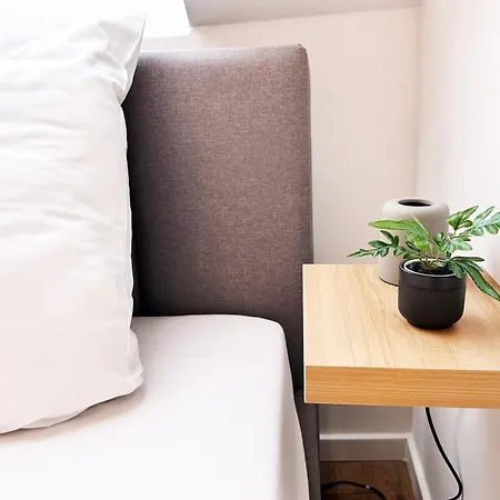 Suite-Apartment Zentral In Krefeld Mit Hohen Decken Extérieur photo