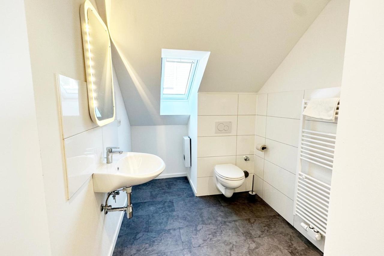 Suite-apartment Zentral In Mit Hohen Decken Appartement
